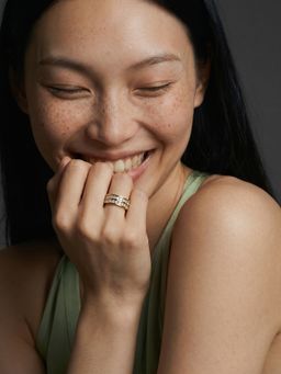 Palmonas - Elegant Crystal Band Ring (Adjustable)