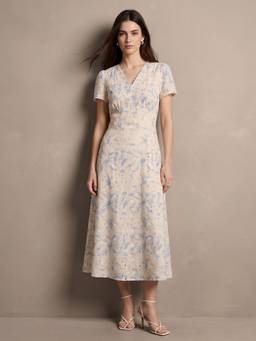 Outzidr - Cream Scallop Edge Floral Embroidered Dress