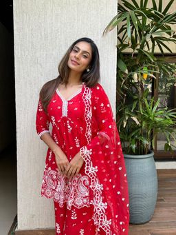 SEW - Red Scallop Embroidered Kurti with Palazzo and Dupatta (Set of 3)