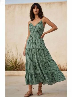 Outzidr - Green Shoulder Strap Back Bow Tiered Maxi Dress