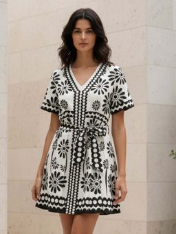 Outzidr - Black Short Sleeve Printed V Neck Mini Dress