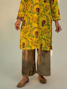 Roze - Sehrish Velvet Pants