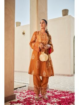 The Clothing Therapy - Orange Round Yoke Circular Cut Kurta with Pant