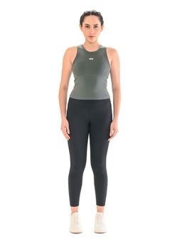STRCH - Solid Regular Fit Sleeveless Round Neck Green Tank Top