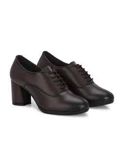 Delize - Women Brown Derbies