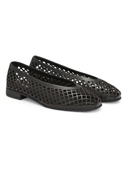 Delize - Women Black Ballerinas