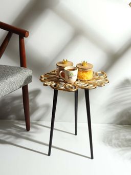 De Maison Decor - Gold Solid Metal Table