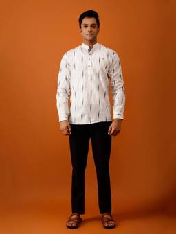 AAVYAM - White Ikkat Short Kurta