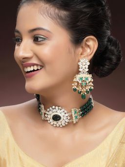 Karatcart - Ethnic Gold-Plated Green Beads Kundan Choker Necklace With Earrings