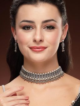 Karatcart - Oxidised Silver Leaf Design Kundan Choker Necklace With Earrings
