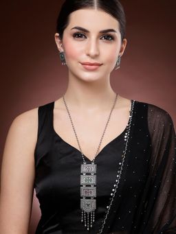 Karatcart - Oxidised Silver Engraved Necklace With Earrings