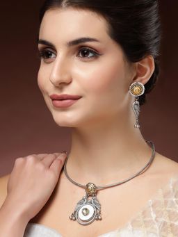 Karatcart - Oxidised Silver Peacock Design Hasli Necklace With Earrings