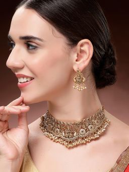 Karatcart - Classic Floral Design Laxmi Mata Choker Temple Necklace With Earrings