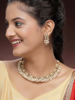Karatcart - Traditional South Indian Gold Plated Pearl Beaded Temple Necklace With Earrings