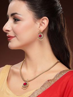 Karatcart - Elegant Gold Plated Red Oval Stone Floral Temple Necklace With Earrings