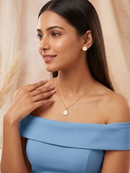 Niscka - Dainty Daisy Necklace Pendant Set