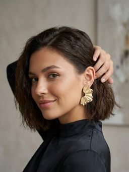 Niscka - Stylish Gold Toned Contemporary Drop Earrings For Women