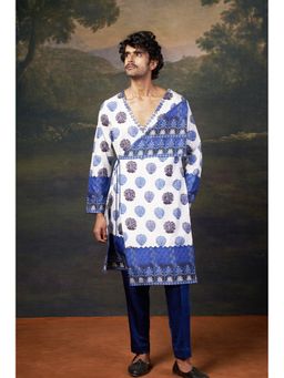 THETAA - Men White Printed Kurta with Pyjama