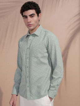 LOCOMOTIVE - Men Green Striped Casual Slim Fit Shirt
