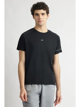 Reebok - Men Black Solid Crew Neck T-Shirt