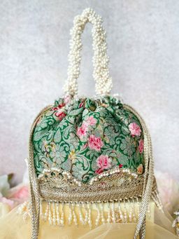 AMYRA - Elora Green Potli