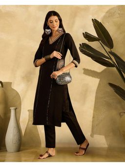 Gahan - Black Crepe Zari Thread Embroidered Kurta and Pant