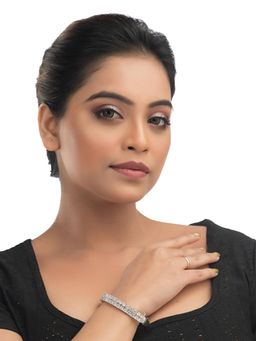 Silk Petalss - Women White Rose Bracelet