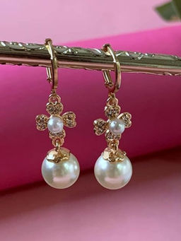 I Jewels - Stylish Pearl Rose Gold Plated Stones Drop Earrings