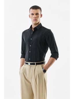 Snitch - Men Black Stripes Slim Fit Formal Shirt