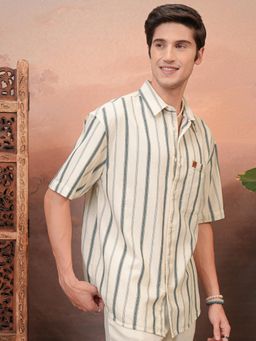 LOCOMOTIVE - Men Cream Stripes Relaxed Fit Casual Shirt