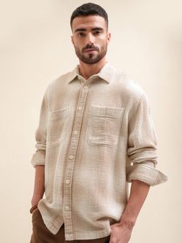 LOCOMOTIVE - Men Beige Textured Relaxed Fit Casual Shirt