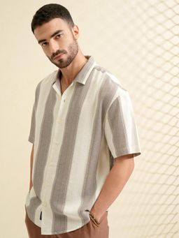LOCOMOTIVE - Men Beige Stripes Relaxed Fit Casual Shirt