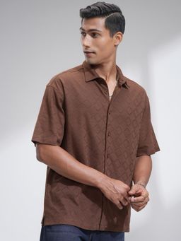 LOCOMOTIVE - Men Brown Textured Relaxed Fit Casual Shirt