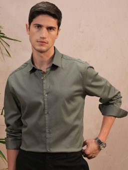 LOCOMOTIVE - Men Olive Solid Slim Fit Formal Shirt
