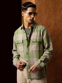 LOCOMOTIVE - Men Green Checks Relaxed Fit Casual Shirt