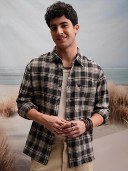 LOCOMOTIVE - Men Black Checks Relaxed Fit Casual Shirt