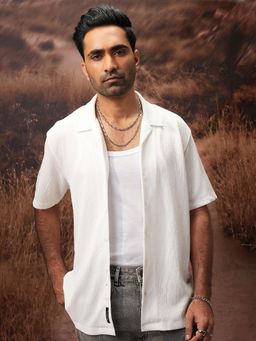 LOCOMOTIVE - Men White Textured Relaxed Fit Casual Shirt