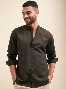 LOCOMOTIVE - Men Brown Solid Regular Fit Casual Shirt