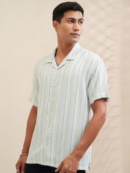 LOCOMOTIVE - Men Blue Stripes Relaxed Fit Casual Shirt