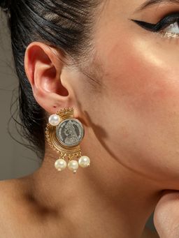 VENI - Quirky Drop Earrings