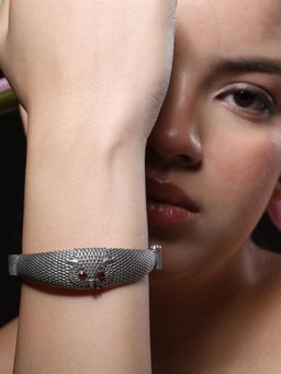 VENI - Silver-Plated Oxidised Kada