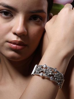 VENI - Silver-Plated Oxidised Kada