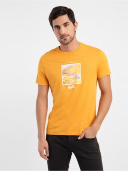 Levi's - Men Graphic Logo Crew Neck T-shirt-yellow