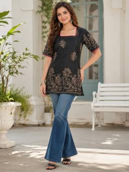 Gahan - Womens Black Cotton Blend Printed Straight Short Kurti