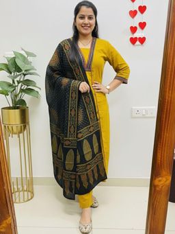 Gahan - Womens Plus Size Yellow Rayon Blend Straight Kurta with Pant & Dupatta