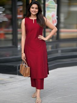 Gahan - Womens Maroon Rayon Blend Solid Straight Kurta with Palazzo