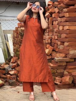 Gahan - Womens Rust Rayon Blend Solid Straight Kurta with Palazzo