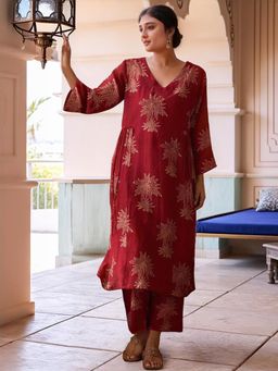 Gahan - Womens Red Rayon Blend Straight Kurta with Pant