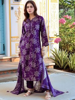 Gahan - Womens Purple Rayon Blend Straight Kurta with Pant & Dupatta