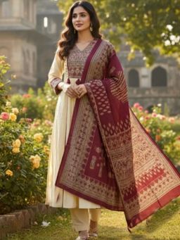 Gahan - Womens Plus Size Cream Rayon Blend Straight Kurta with Pant & Dupatta